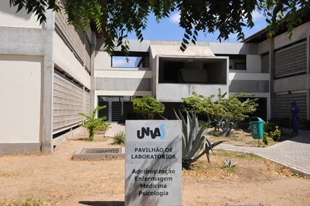 Bloco de Laboratórios Campus Petrolina.jpg