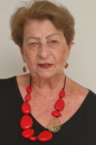 Profa Lúcia Marisy, coordenadora pedagógica do curso de especialização