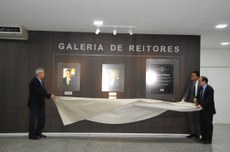 Professores José Weber, Julianeli Tolentino e Telio Nobre Leite inauguram Galeria de Reitores da Univasf.
