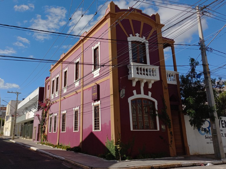 Imagem 7. Fachada frontal e lateral esquerda