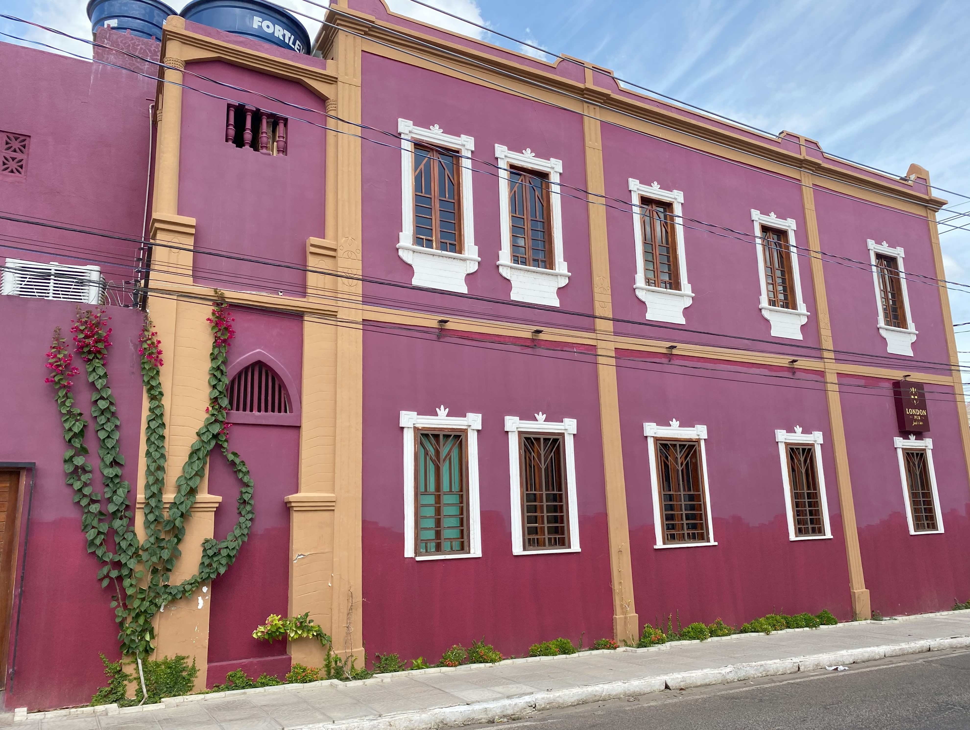 Imagem 9. Fachada lateral esquerda