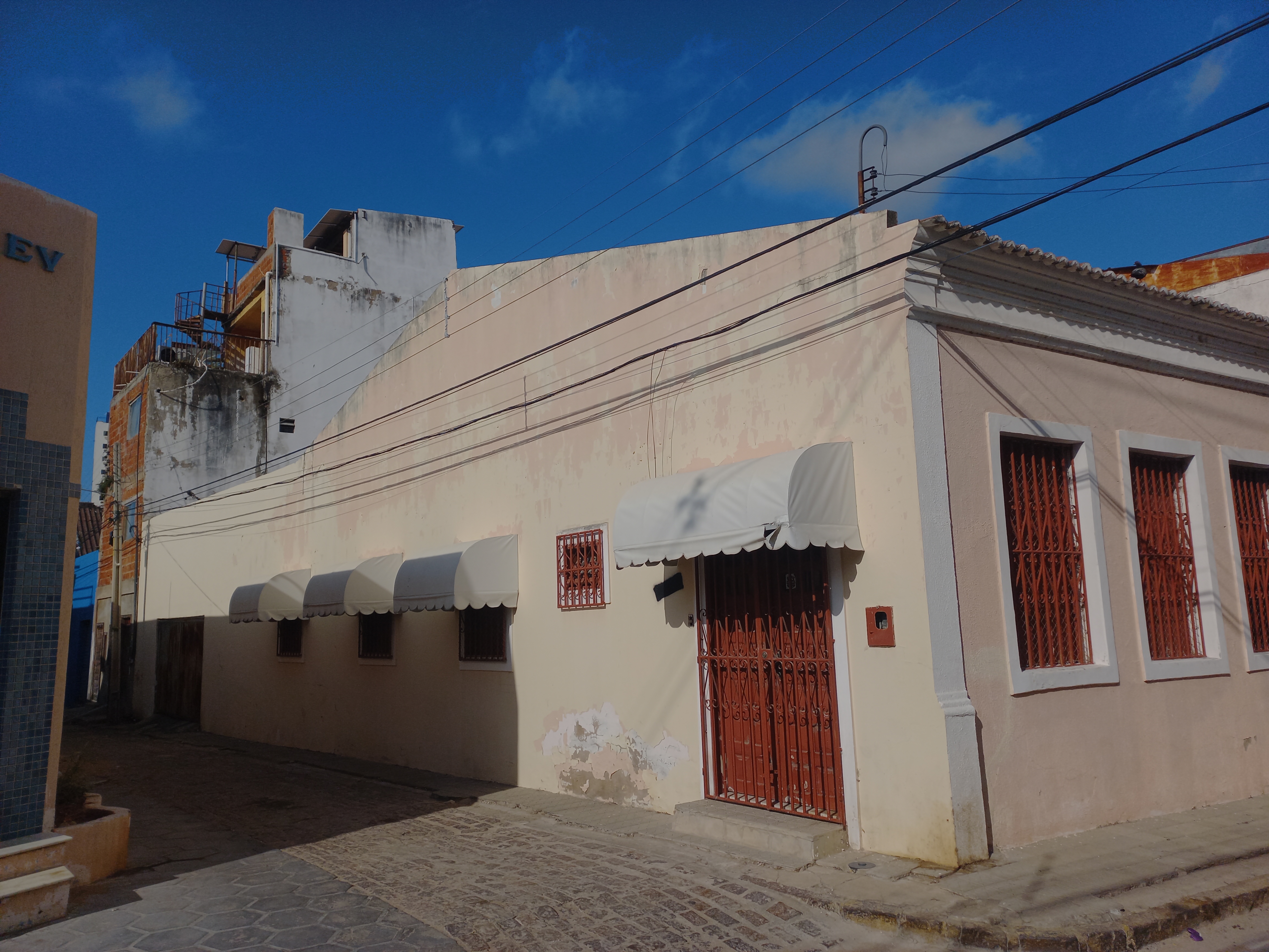 Imagem 2. Fachada lateral esquerda