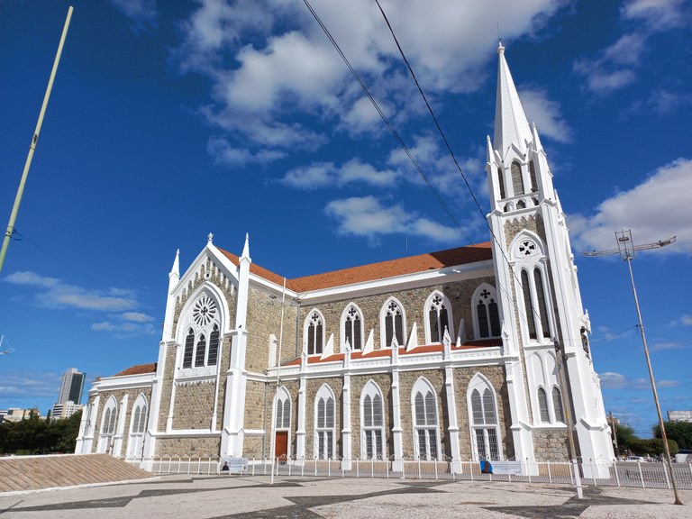 Imagem 2. Fachada lateral esquerda