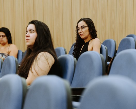 “Uso Responsável de Inteligência Artificial na Pesquisa Acadêmica: escrita científica, busca bibliográfica e prototipagem de soluções digitais”3